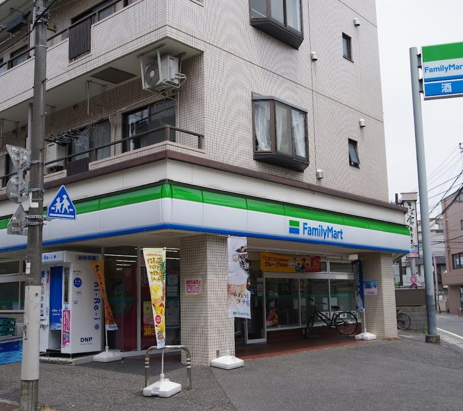 FamilyMart