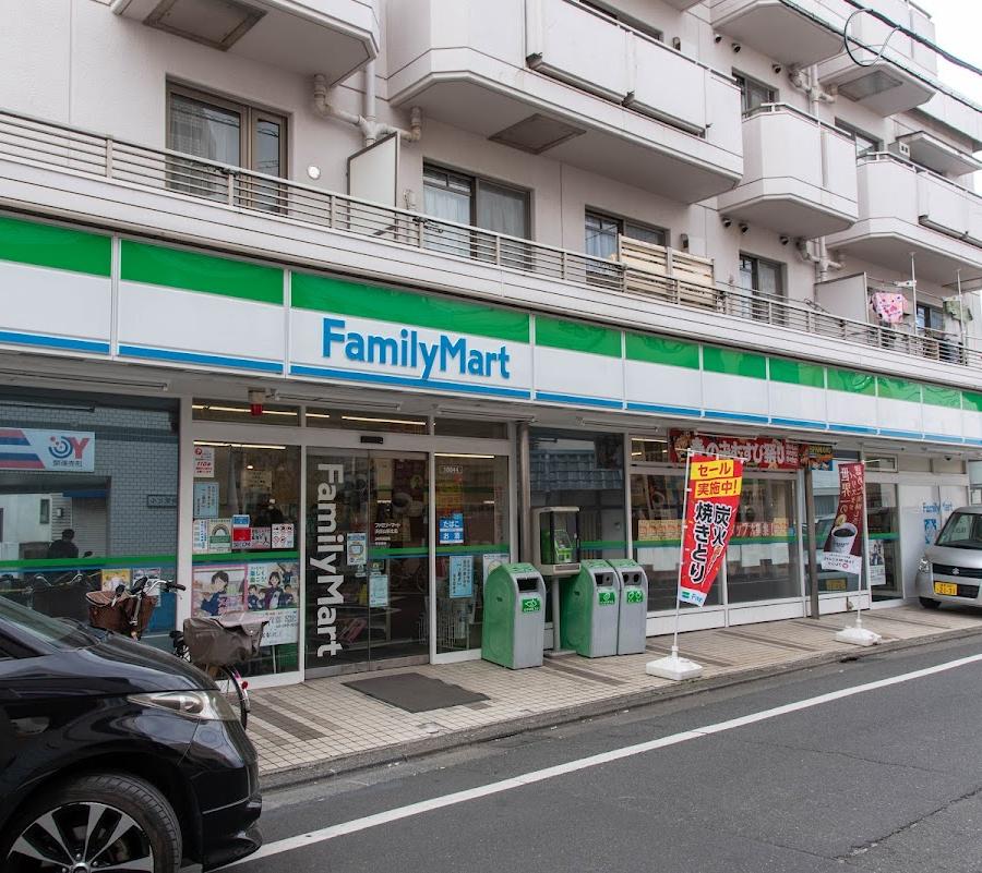 FamilyMart