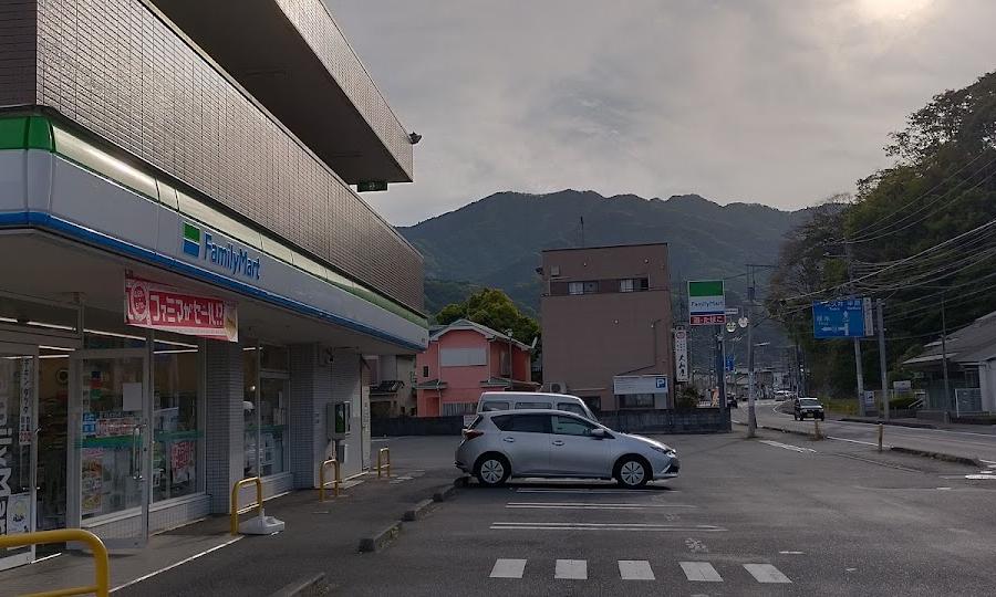 FamilyMart