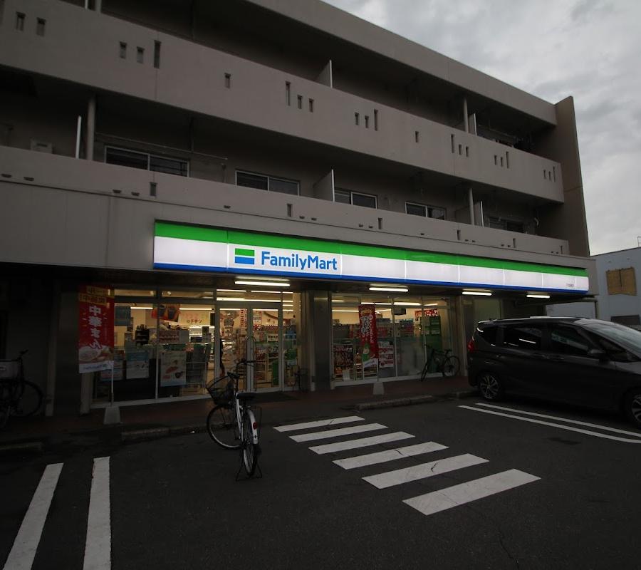 FamilyMart